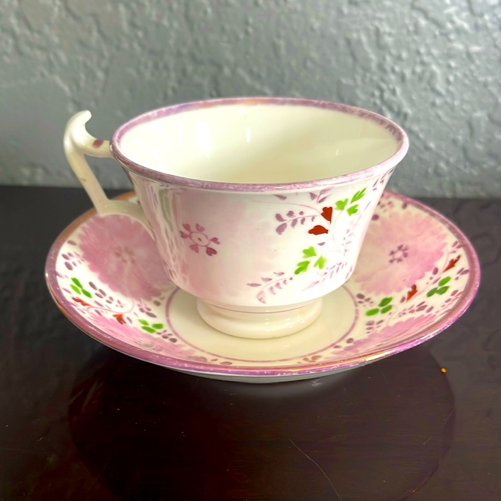 Early 19th C English Soft Paste Porcelain Pink Lustre Hand Painted tea cup.